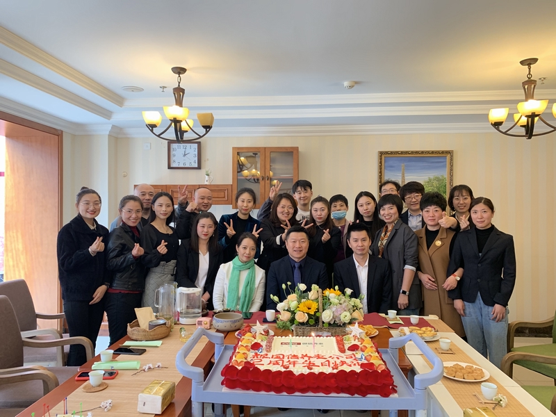 9。。。。。.jpg