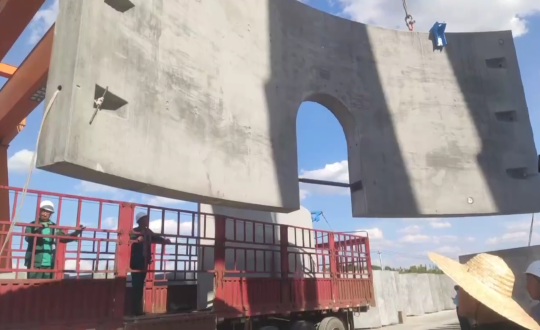 11.装配式总公司首塔移交发货现场！！。。。。。ㄖ娇渫迹副本.png