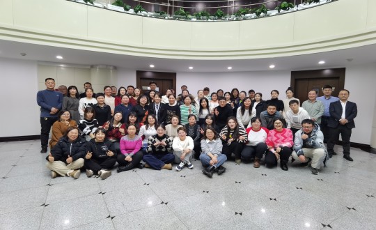 2024年1月13日，，，，，，药业公司举行2023年度总结表扬暨“平行腾飞”主题年会_副本.jpg